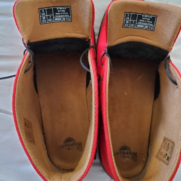 EUC DOC MARTENS SIZE 7 - Picture 5 of 6